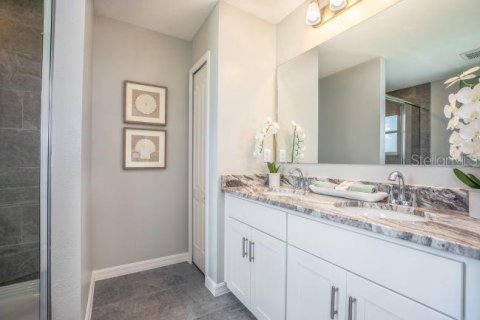 Townhouse in San Antonio, Florida 3 bedrooms, 152.27 sq.m. № 1911467 - photo 10