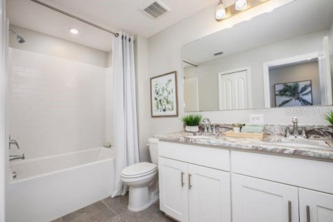 Townhouse in San Antonio, Florida 3 bedrooms, 152.27 sq.m. № 1911467 - photo 13