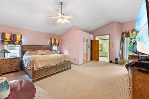 House in Coral Springs, Florida 4 bedrooms, 257.62 sq.m. № 1842430 - photo 25