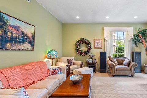 House in Coral Springs, Florida 4 bedrooms, 257.62 sq.m. № 1842430 - photo 3