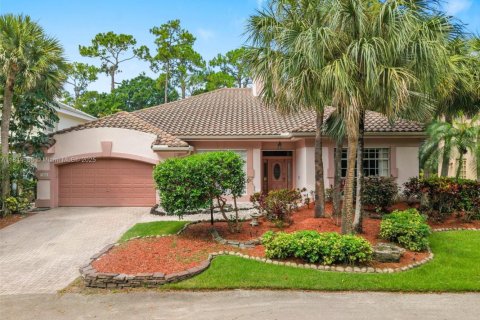 House in Coral Springs, Florida 4 bedrooms, 257.62 sq.m. № 1842430 - photo 1