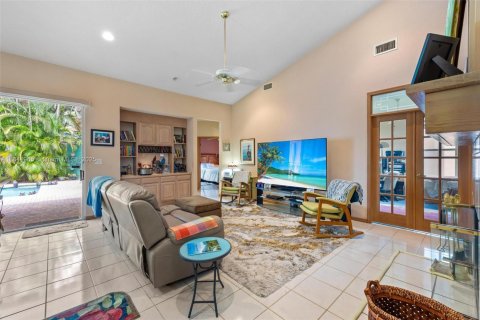 House in Coral Springs, Florida 4 bedrooms, 257.62 sq.m. № 1842430 - photo 22