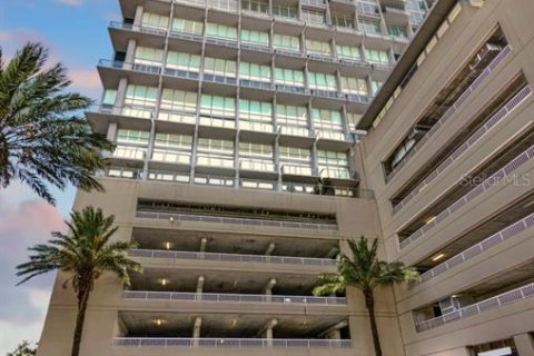 Condo in Orlando, Florida, 1 bedroom  № 1876165 - photo 1