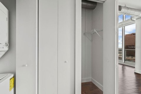 Condominio en venta en Orlando, Florida, 1 dormitorio, 110.18 m2 № 1876165 - foto 5