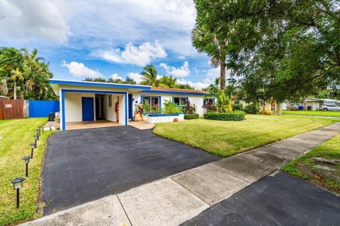 House in Hollywood, Florida 3 bedrooms, 137.5 sq.m. № 2174180 - photo 4
