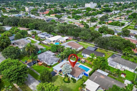 House in Hollywood, Florida 3 bedrooms, 137.5 sq.m. № 2174180 - photo 5