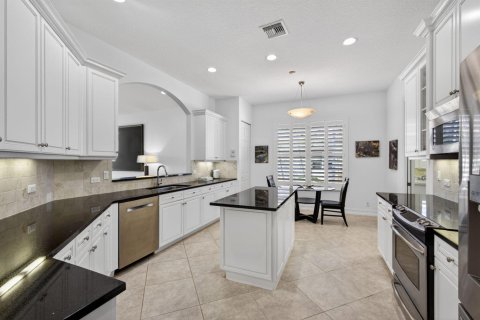 Condo in West Palm Beach, Florida, 3 bedrooms  № 2158628 - photo 13