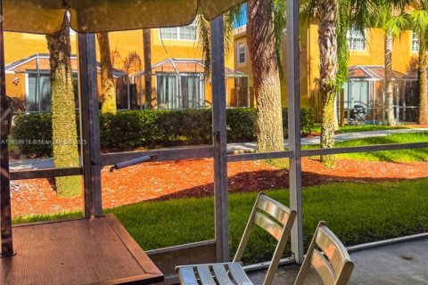Adosado en alquiler en Weston, Florida, 2 dormitorios, 117.15 m2 № 1888317 - foto 3