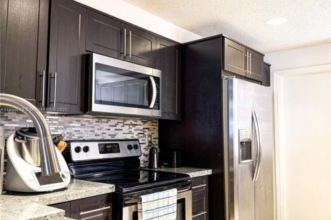Adosado en alquiler en Weston, Florida, 2 dormitorios, 117.15 m2 № 1888317 - foto 7