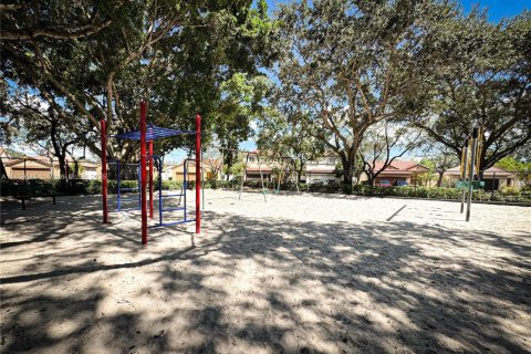 Adosado en alquiler en Weston, Florida, 2 dormitorios, 117.15 m2 № 1888317 - foto 25