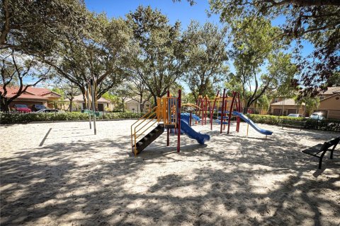 Adosado en alquiler en Weston, Florida, 2 dormitorios, 117.15 m2 № 1888317 - foto 24
