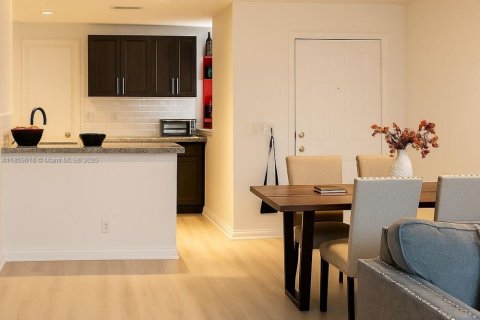 Adosado en alquiler en Weston, Florida, 2 dormitorios, 117.15 m2 № 1888317 - foto 9