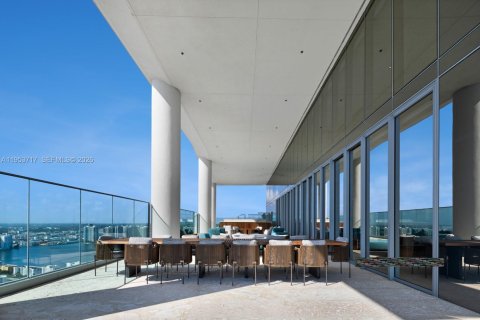 Купить кондоминиум в Санни-Айлс-Бич, Флорида 5 спален, 621.98м2, № 2020392 - фото 15