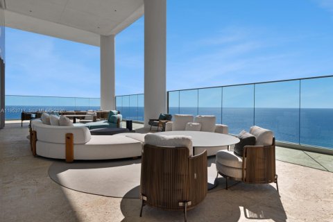 Купить кондоминиум в Санни-Айлс-Бич, Флорида 5 спален, 621.98м2, № 2020392 - фото 14