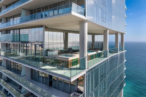 Купить кондоминиум в Санни-Айлс-Бич, Флорида 5 спален, 621.98м2, № 2020392 - фото 13