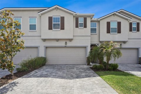 Townhouse in VOLANTI in Lutz, Florida 4 bedrooms, 240.25 sq.m. № 2201355 - photo 2