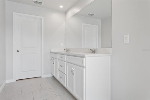 Townhouse in VOLANTI in Lutz, Florida 4 bedrooms, 240.25 sq.m. № 2201355 - photo 24