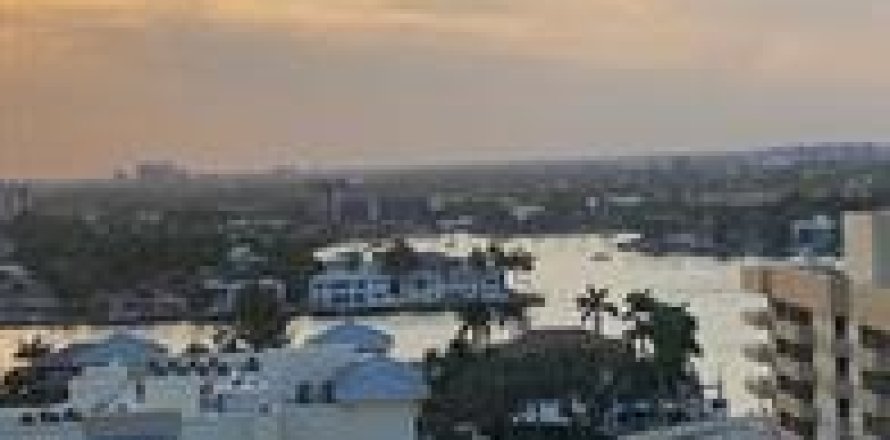 Condo in Pompano Beach, Florida, 2 bedrooms № 2146325