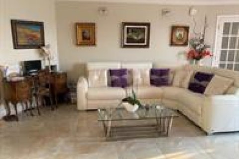 Condo in Pompano Beach, Florida, 2 bedrooms № 2146325 - photo 8