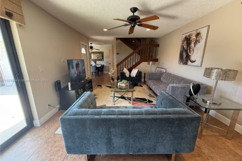 Adosado en venta en Coral Springs, Florida, 2 dormitorios, 119.29 m2 № 1802771 - foto 5