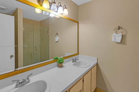 Adosado en venta en Coral Springs, Florida, 2 dormitorios, 119.29 m2 № 1802771 - foto 16