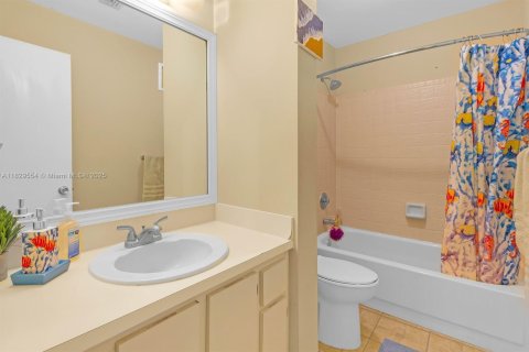 Adosado en venta en Coral Springs, Florida, 2 dormitorios, 119.29 m2 № 1802771 - foto 13