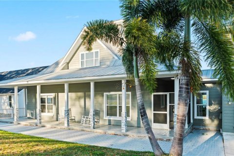 House in Auburndale, Florida 3 bedrooms, 241.17 sq.m. № 2239688 - photo 6