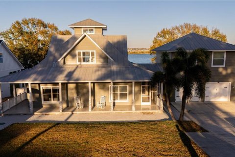 House in Auburndale, Florida 3 bedrooms, 241.17 sq.m. № 2239688 - photo 14
