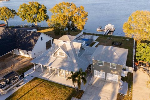 House in Auburndale, Florida 3 bedrooms, 241.17 sq.m. № 2239688 - photo 22