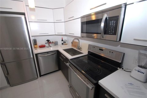 Condominio en venta en Miami Beach, Florida, 1 dormitorio, 83.61 m2 № 1984687 - foto 7