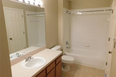 Townhouse in Tampa, Florida 2 bedrooms, 106.47 sq.m. № 2209257 - photo 12