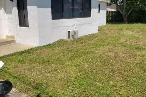 Villa ou maison à louer à Miami, Floride: 4 chambres, 185.8 m2 № 2188492 - photo 14
