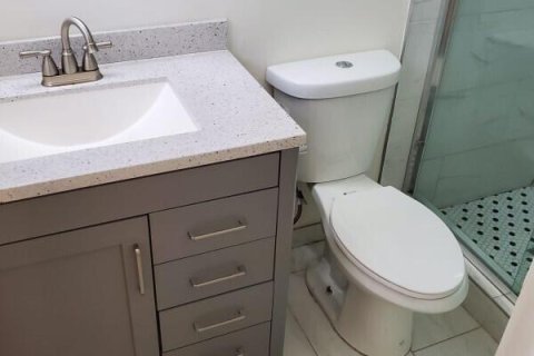 Villa ou maison à louer à Miami, Floride: 4 chambres, 185.8 m2 № 2188492 - photo 6