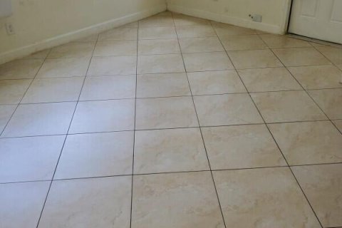 Villa ou maison à louer à Miami, Floride: 4 chambres, 185.8 m2 № 2188492 - photo 4