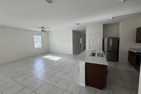 Casa en alquiler en Lakeland, Florida, 4 dormitorios, 184.23 m2 № 2100598 - foto 5