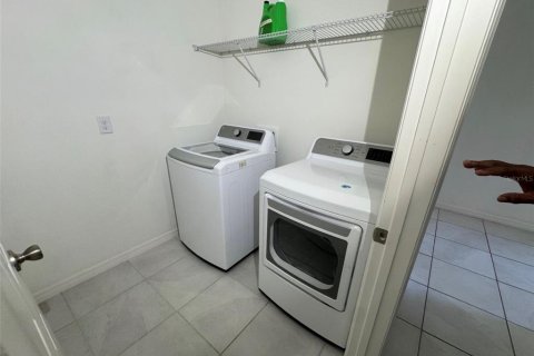 Casa en alquiler en Lakeland, Florida, 4 dormitorios, 184.23 m2 № 2100598 - foto 19