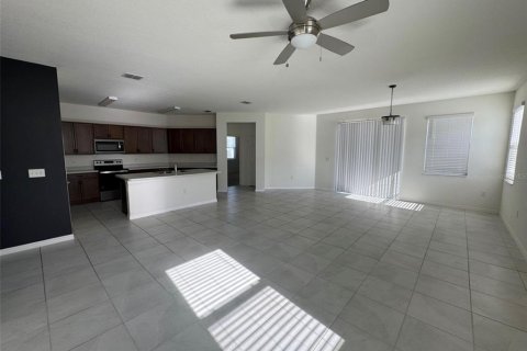 Casa en alquiler en Lakeland, Florida, 4 dormitorios, 184.23 m2 № 2100598 - foto 3