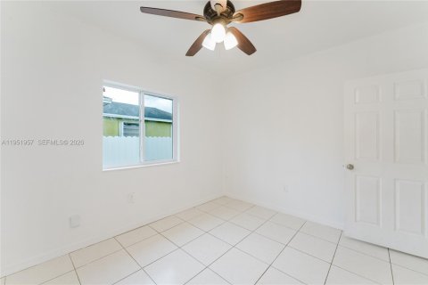 Villa ou maison à vendre à Miami, Floride: 4 chambres, 154.68 m2 № 2006534 - photo 21