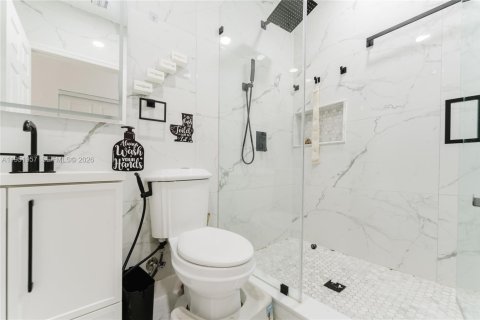 Villa ou maison à vendre à Miami, Floride: 4 chambres, 154.68 m2 № 2006534 - photo 20