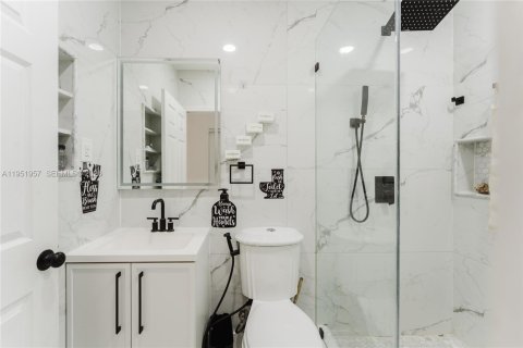 Villa ou maison à vendre à Miami, Floride: 4 chambres, 154.68 m2 № 2006534 - photo 19