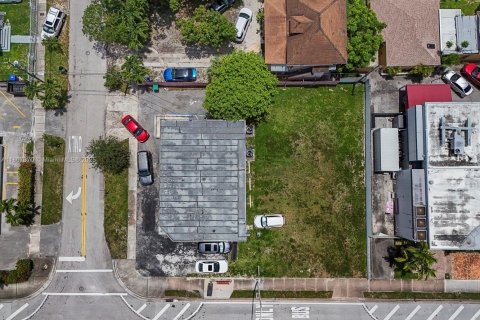 Propiedad comercial en Miami, Florida № 2022524