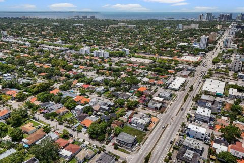 Купить коммерческую недвижимость в Майами, Флорида № 2022524 - фото 15