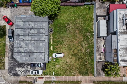 Купить коммерческую недвижимость в Майами, Флорида № 2022524 - фото 12
