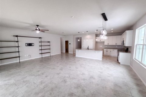 Villa ou maison à vendre à Palm Bay, Floride: 3 chambres, 166.2 m2 № 2426846 - photo 3