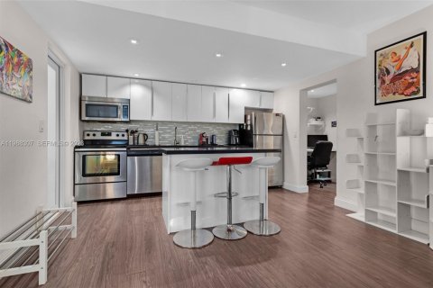 Condominio en venta en Miami Beach, Florida, 1 dormitorio, 55.74 m2 № 2186437 - foto 14