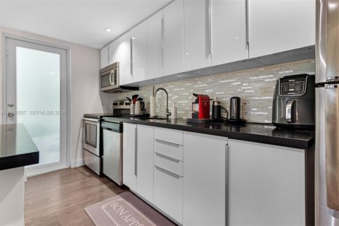 Condominio en venta en Miami Beach, Florida, 1 dormitorio, 55.74 m2 № 2186437 - foto 9