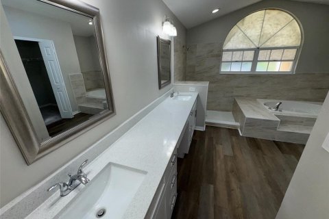 House in Orlando, Florida 4 bedrooms, 206.71 sq.m. № 1721244 - photo 17