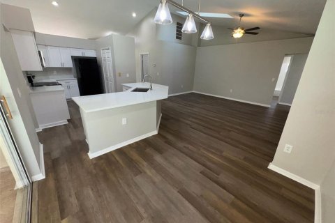 House in Orlando, Florida 4 bedrooms, 206.71 sq.m. № 1721244 - photo 13