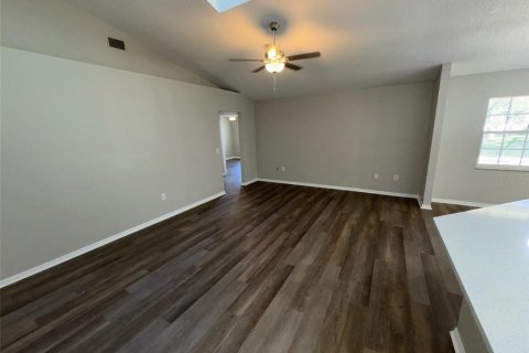 House in Orlando, Florida 4 bedrooms, 206.71 sq.m. № 1721244 - photo 15