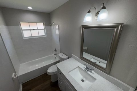 House in Orlando, Florida 4 bedrooms, 206.71 sq.m. № 1721244 - photo 23